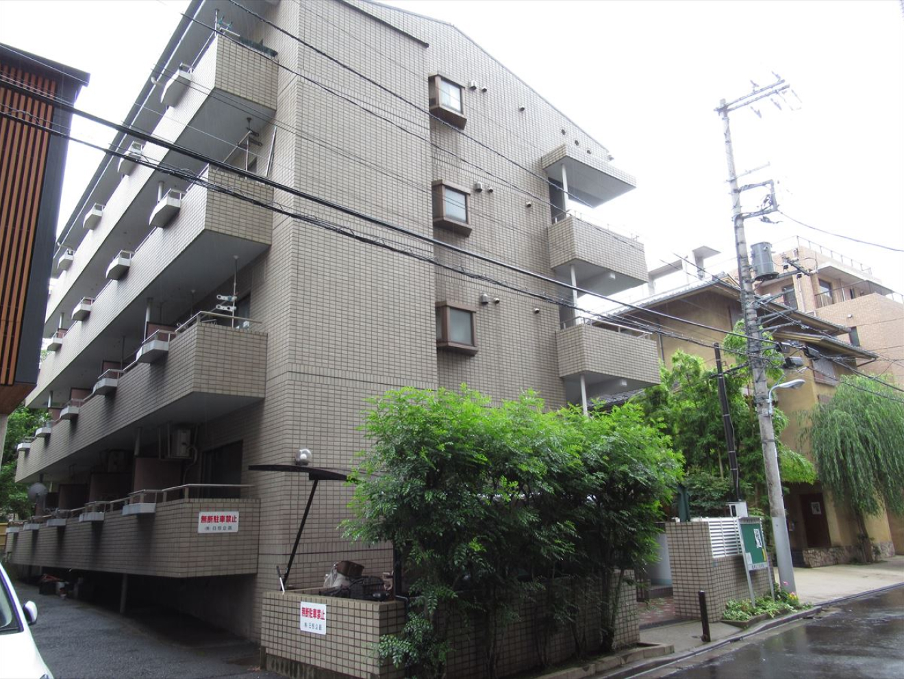 ドルフ中村　建物